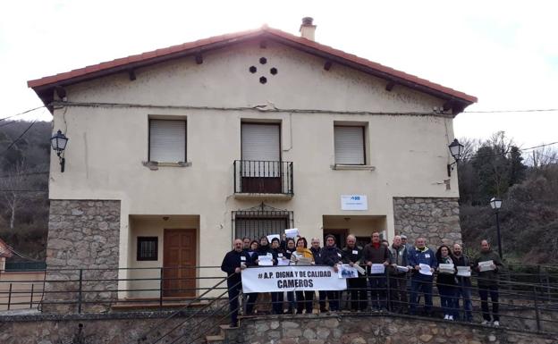 Vecinos de Cameros se concentran para exigir más recursos y profesionales sanitarios en la zona