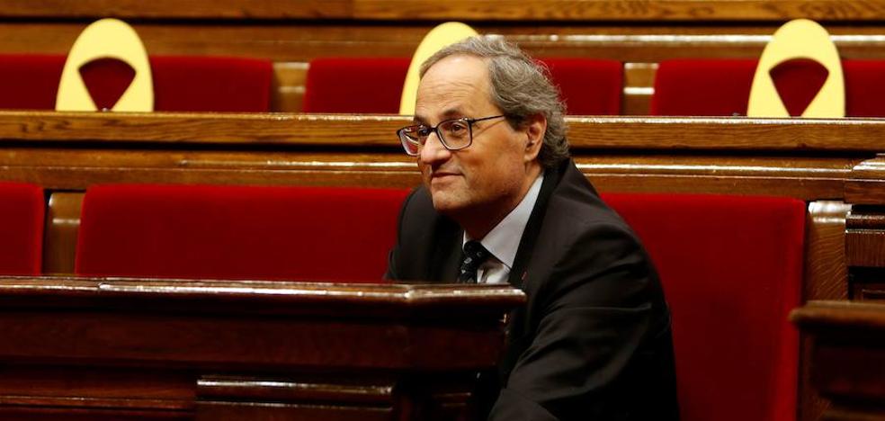 Torra tiene 24 horas para retirar las esteladas y los lazos de las consejerías