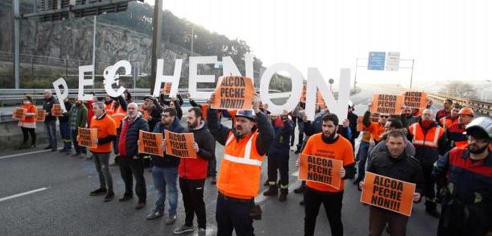 Alcoa amaga con cerrar su última planta en España por el coste de la luz