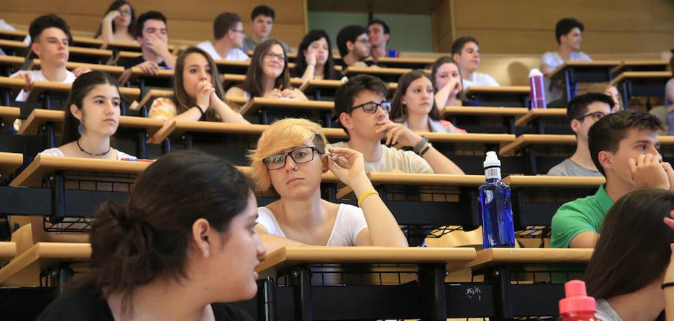 El aumento del número de grados universitarios despista a los alumnos