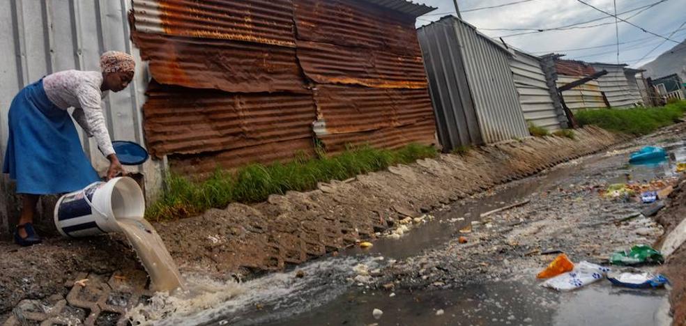 El agua sucia es 20 veces más letal para los niños en zonas de conflicto que las balas