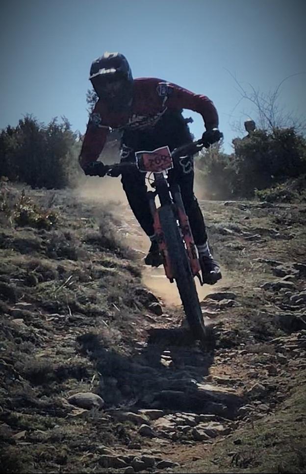 Víctor Sáenz Durán conquista el enduro del 'Bike Festival'