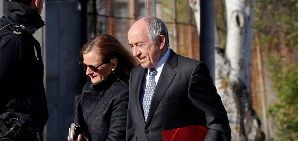 Fernández Ordóñez niega que presionara a Bankia para salir a Bolsa: «La iniciativa fue de la entidad»