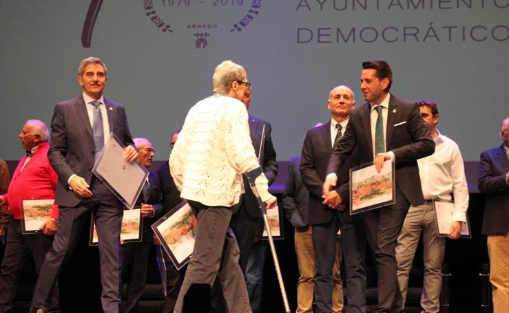 Reconocimiento a los cinco alcaldes y 109 concejales de la democracia