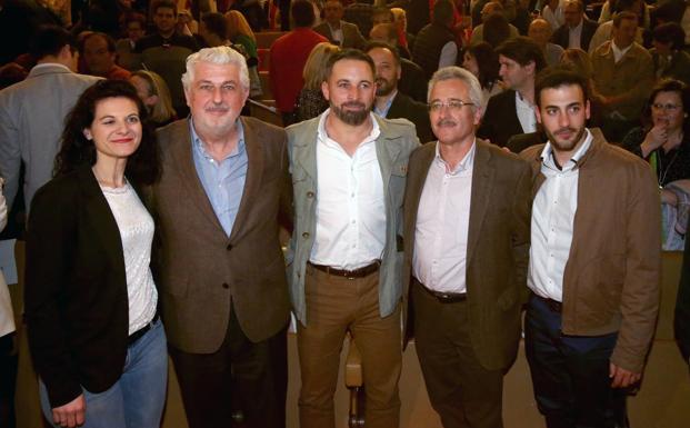 Abascal apela al «voto patriótico» para «hacer lo que otros no se atreven»