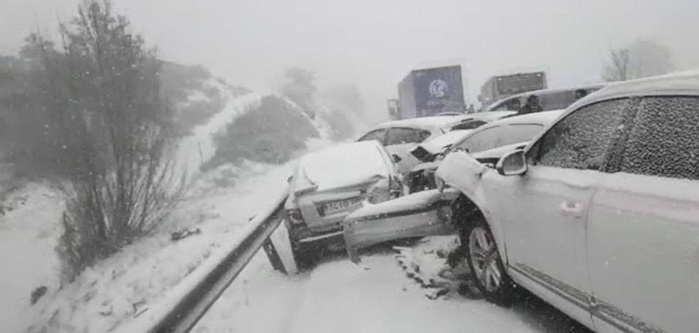 Suspendido un autobús Madrid-Logroño por el caos en Somosierra