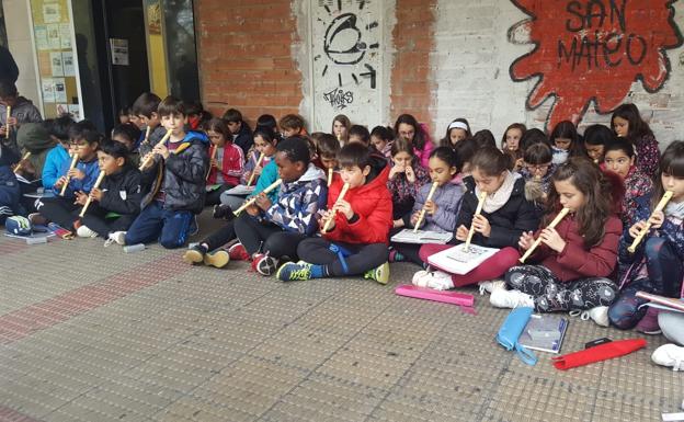 Niños, con la música… a la calle