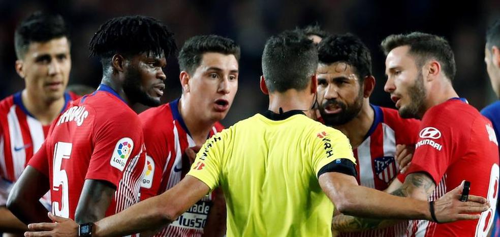 Apelación mantiene los ocho partidos a Diego Costa