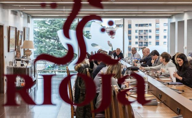 Las bodegas familiares de Abra cambian el apellido Rioja Alavesa por 'Bodegas de Euskadi'