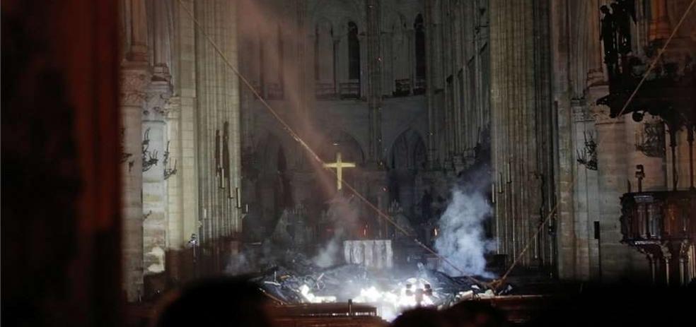 La historia de la fatalidad de Notre Dame, en imágenes