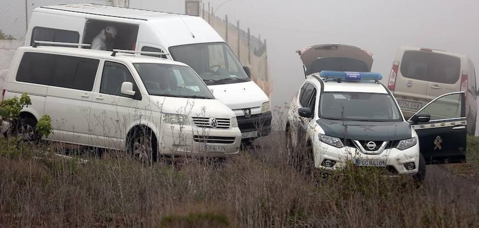 Golpea hasta la muerte a su mujer y a su hijo mayor en una cueva de Tenerife