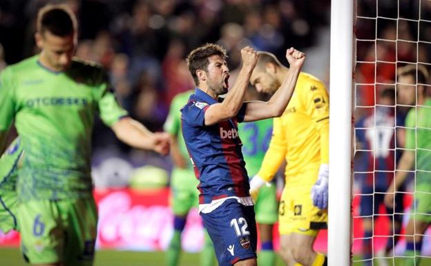 El Levante sale del descenso goleando al Betis