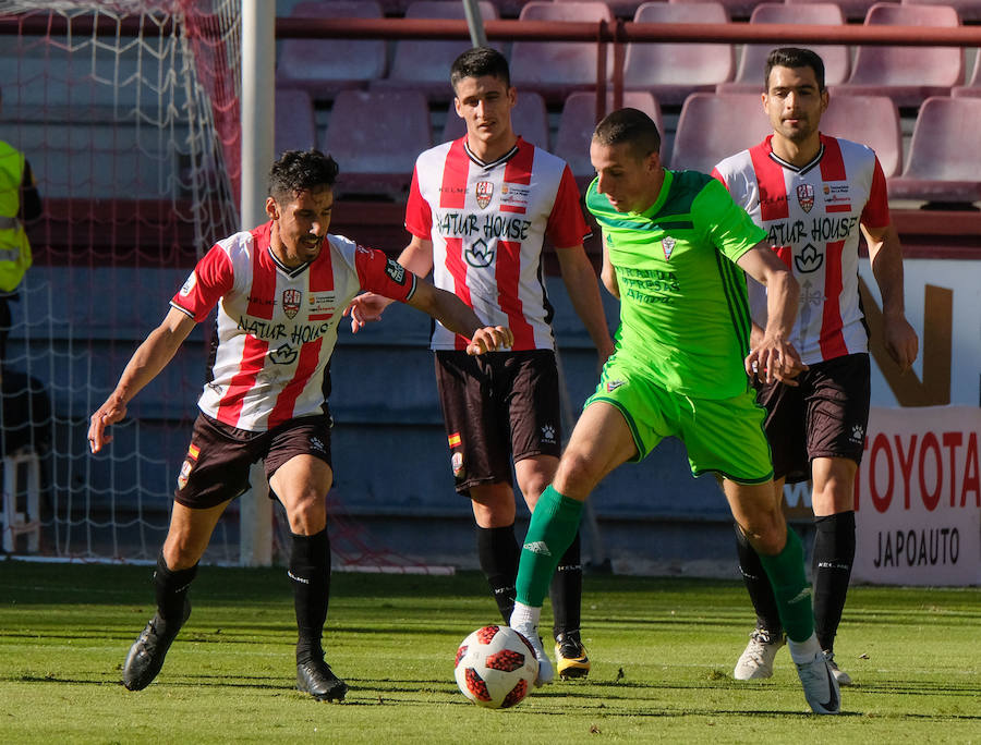 El partido de la UDL-Mirandés en imágenes (terreno de juego y grada)