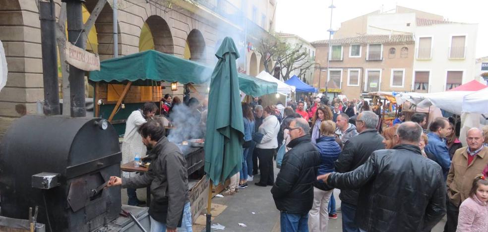 El mercado de artesanía, la capea nocturna y los encierros de toros protagonizan las fiestas de Primavera de Alfaro