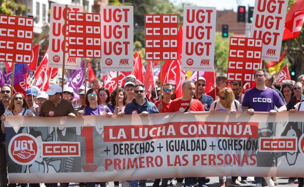 UGT y CCOO presionan en las calles de Logroño por un gobierno de izquierdas