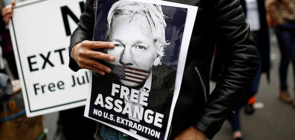 La Policía detiene al periodista español acusado de tratar de chantajear a Assange con vídeos comprometidos