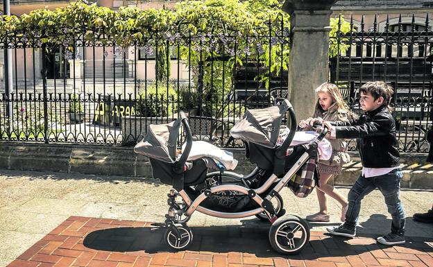 Una más uno, igual a cuatro