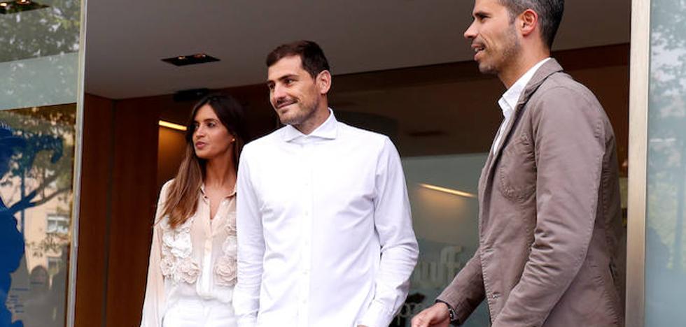 Casillas, emocionado al salir del hospital: «No sé qué será del futuro»