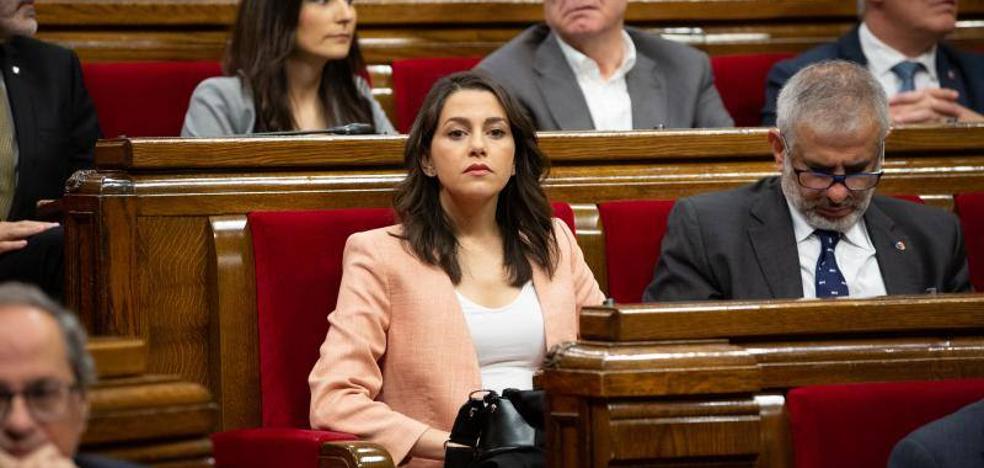 Inés Arrimadas se despide de sus enemigos íntimos