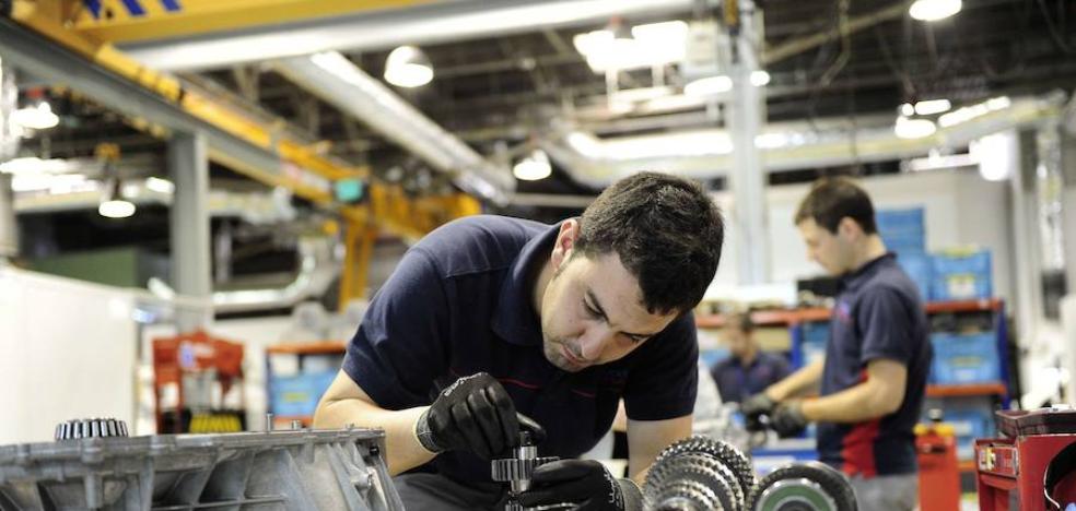 Los sindicatos pactan con Nissan 500 prejubilaciones y 100 salidas voluntarias