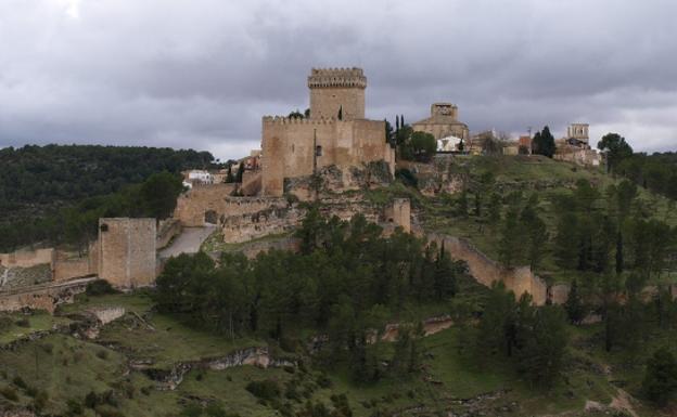 Alarcón, fortaleza medieval a orillas del río Júcar