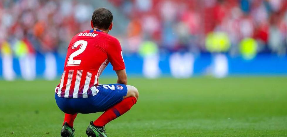 El Atlético le regala a Godín el subcampeonato