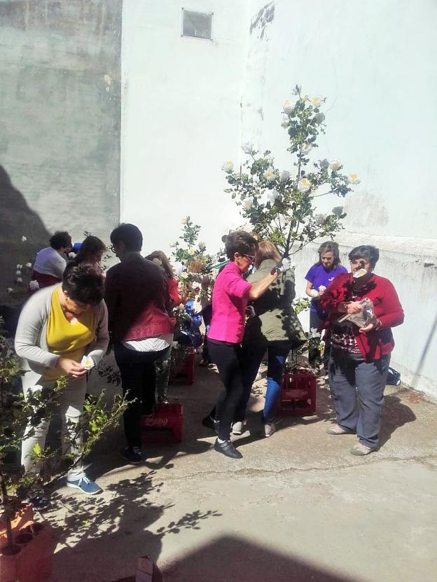 Preparación de los ramos de las 'Cien Doncellas'