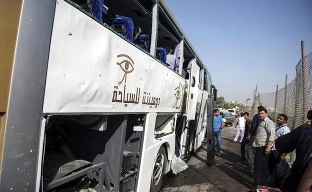Egipto anuncia la muerte de doce terroristas tras el atentado de El Cairo