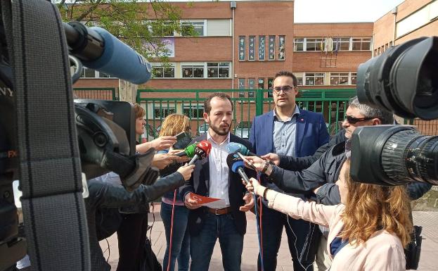 Cs se compromete a implantar las becas salario para los universitarios sin recursos