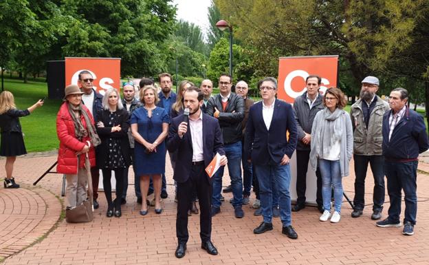 Ciudadanos llama a llenar las urnas de votos naranjas