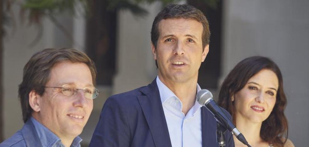 Casado resiste tras sumar el bloque de la derecha en Madrid