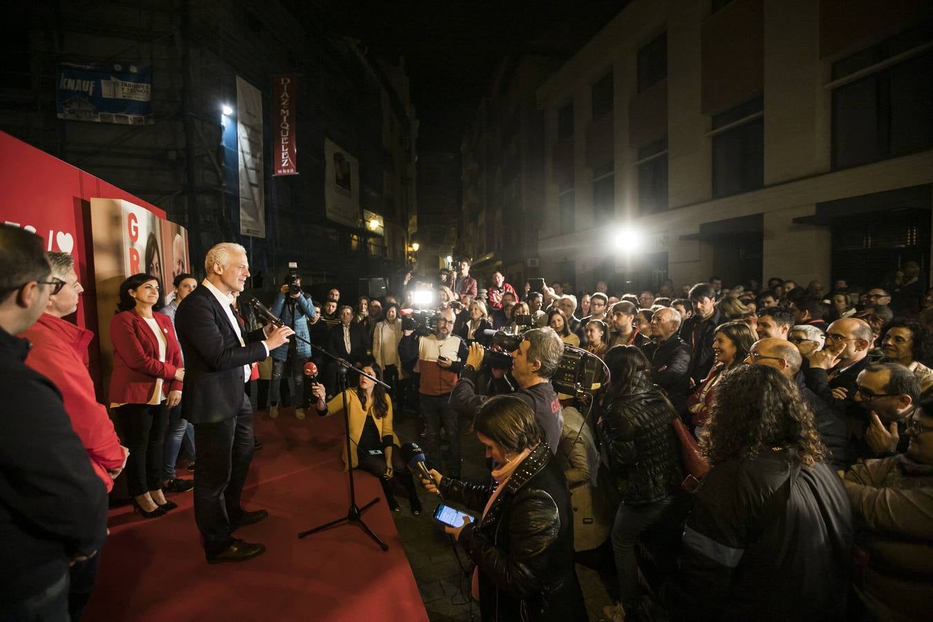 El PSOE celebra su victoria