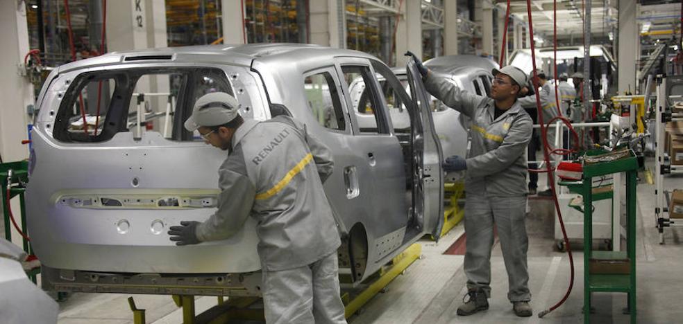 Industria considera «prioritario» el mantenimiento del empleo en la fusión de Renault y Fiat