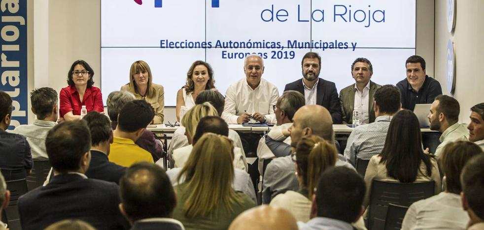 El PP se enroca alrededor de Ceniceros