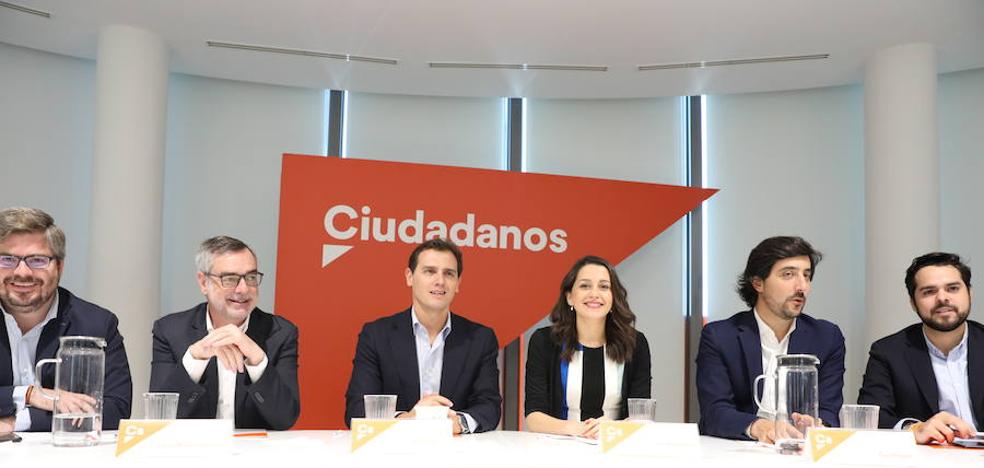 Ciudadanos afronta la encrucijada de volver al origen o dar la batalla en la derecha