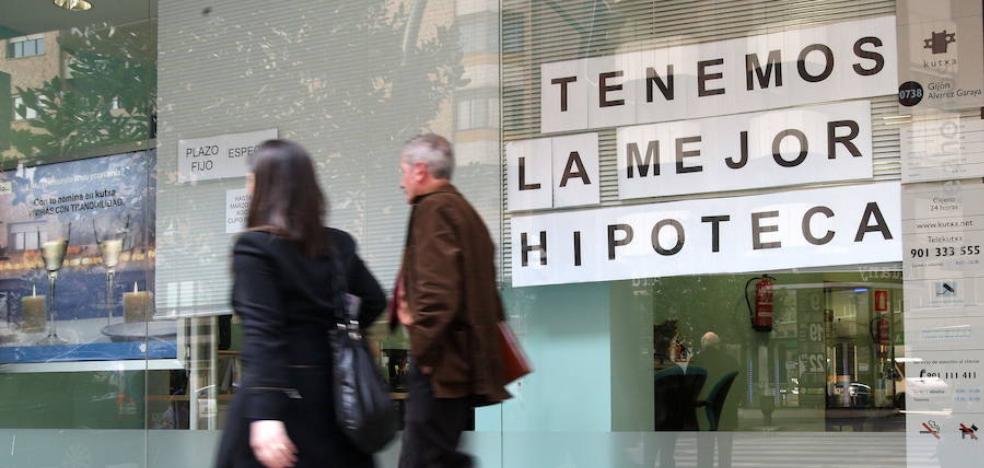 La entrada en vigor de la nueva ley azuza el temor a un retraso en la tramitación de hipotecas