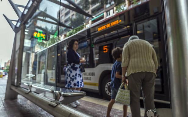 Las líneas 1 y 3 y los búhos 2 y 3 cambian sus recorridos por las obras del nudo de Vara de Rey