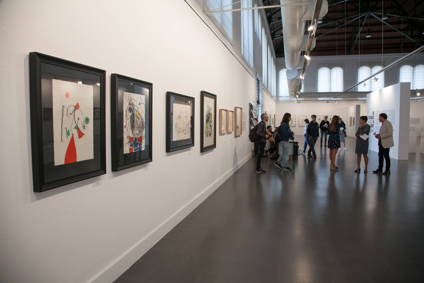 La Sala Amós Salvador expone 'De Picasso a Obey'
