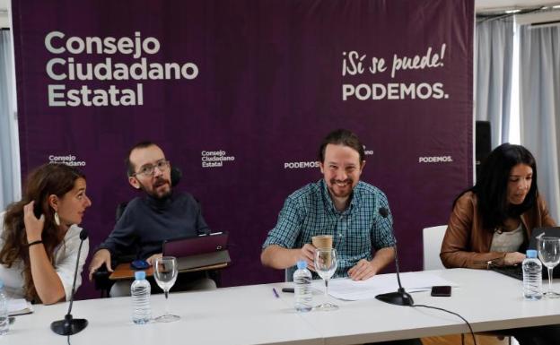 Iglesias endosa a sus barones los pésimos resultados del 26-M