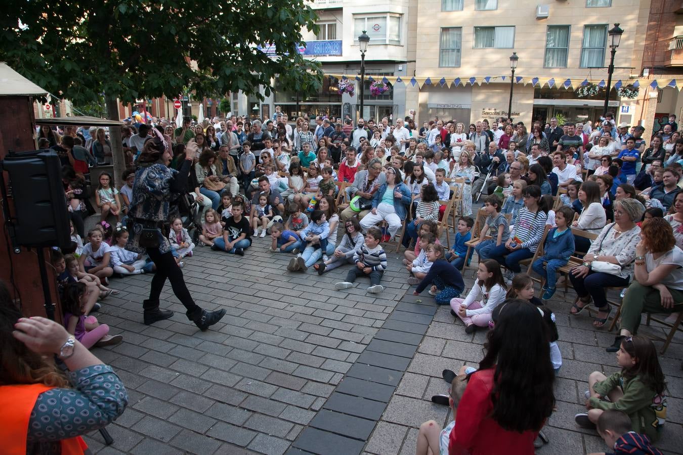 Ambiente en las calles de Logroño por San Bernabé: el sábado