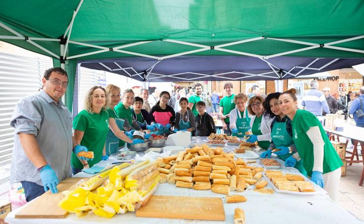 La Casa de Andalucía ofrece una degustación de bocatita de melva con pimientos