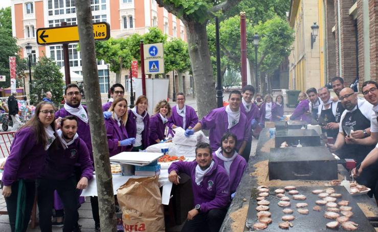 Degustación de embuchados a cargo de la Peña La Uva