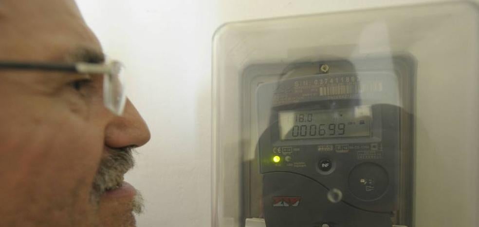 Ribera insta a las eléctricas a dar más información de los contadores inteligentes a sus clientes