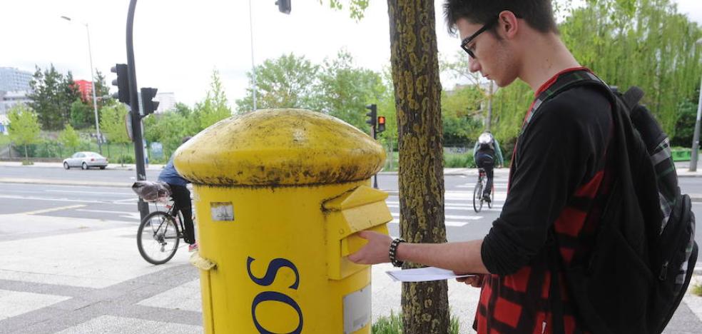 Correos debe reducir su tamaño, según la Autoridad Fiscal