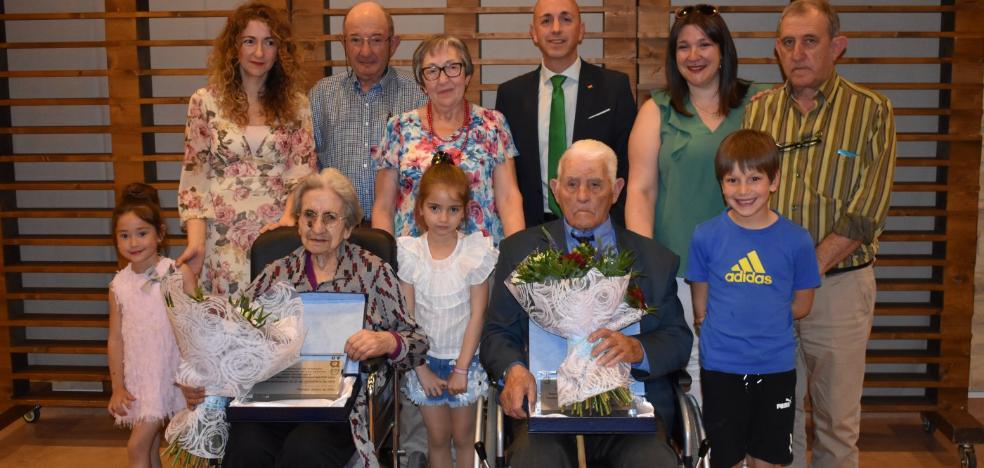 Homenaje a los centenarios de Pradejón el Día de San Antonio