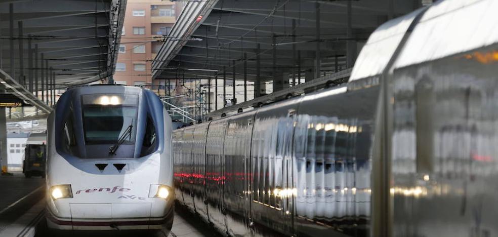 Renfe aprueba pedir a Francia entrar a competir en dos de sus líneas de AVE