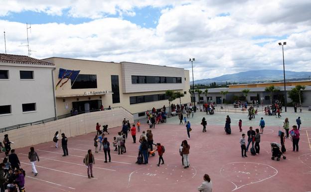Villamediana rehabilita los patios del CEIP Gonzalo de Berceo