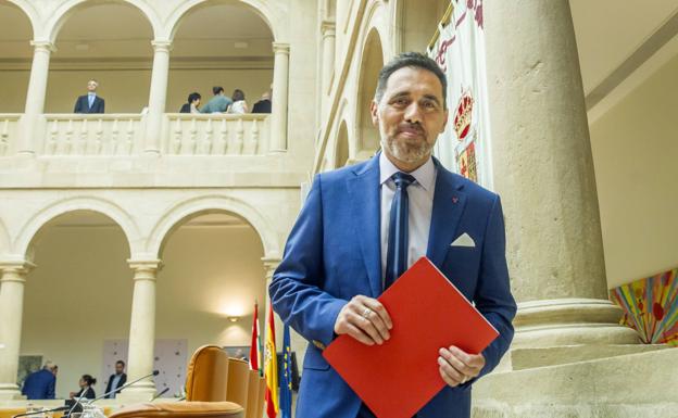 García convoca el lunes a los portavoces de PP, C's, PSOE y Grupo Mixto de la investidura