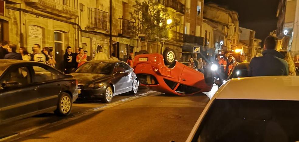 Un hombre de Haro de 34 años sufre un accidente al volcar su coche en la calle La Ventilla