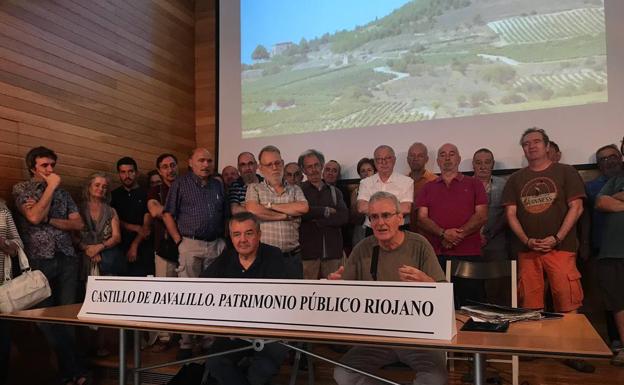 Un grupo de personas pide a CVNE que se respete el paisaje del castillo Davalillo